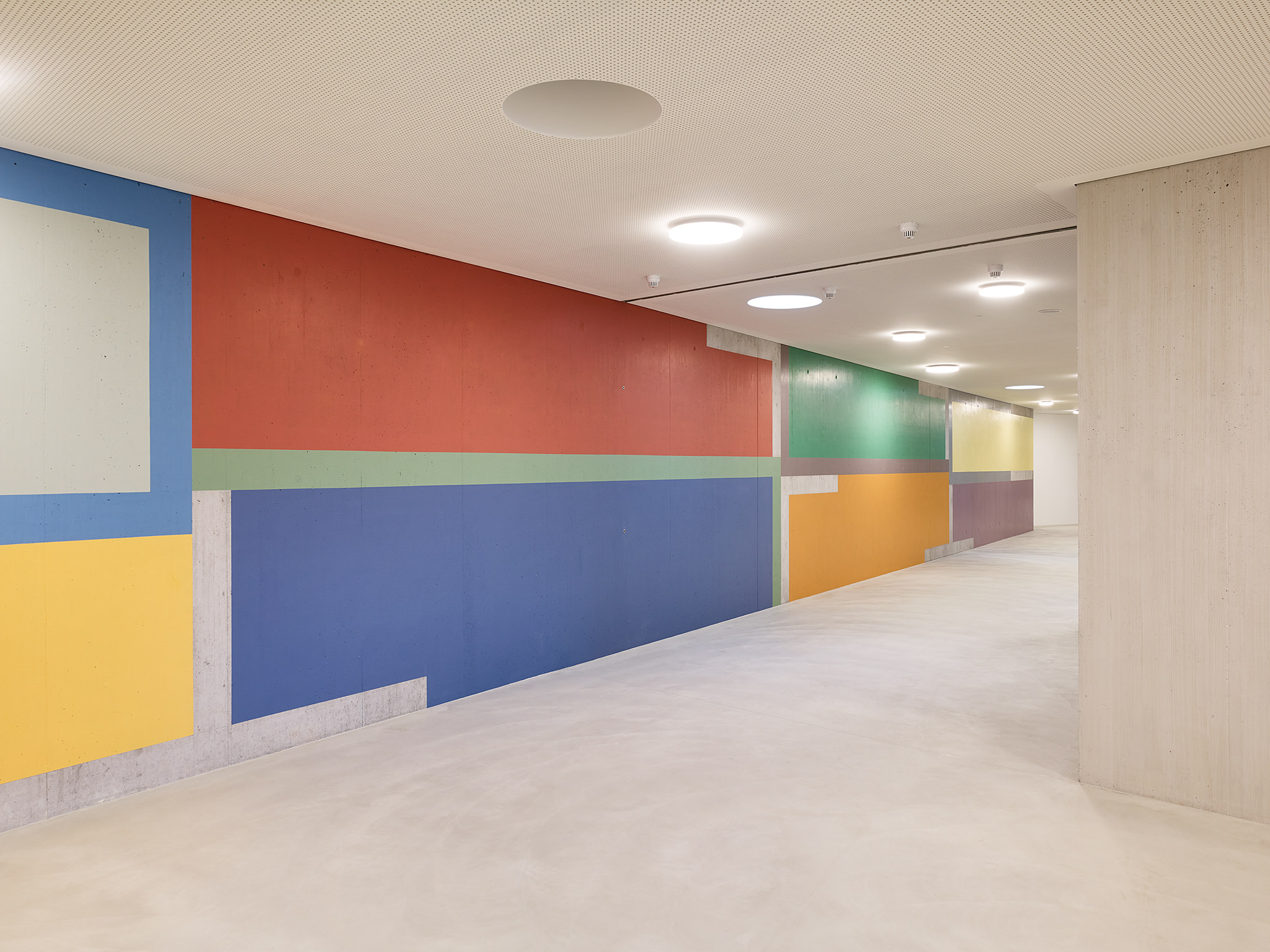 Meletta Strebel Architekten, Schulhaus Rotweg, Wädenswil: Wandbemalung Jean Pfaff